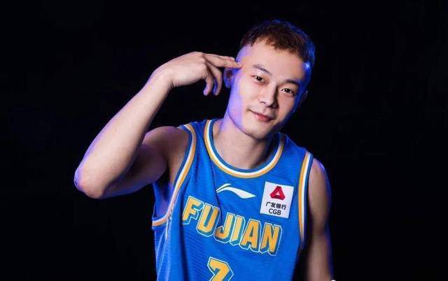 “他不会转会到热刺，这太难了，因为两家俱乐部从不做生意，从历史上来看，热刺与切尔西没有做过交易。